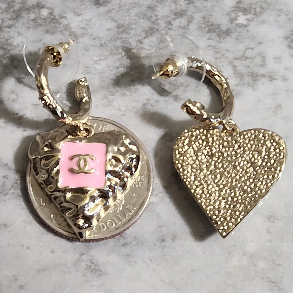 CHANEL Gold-Tone Pink Heart CC Drop Earrings✨️ - Picture 4 of 7